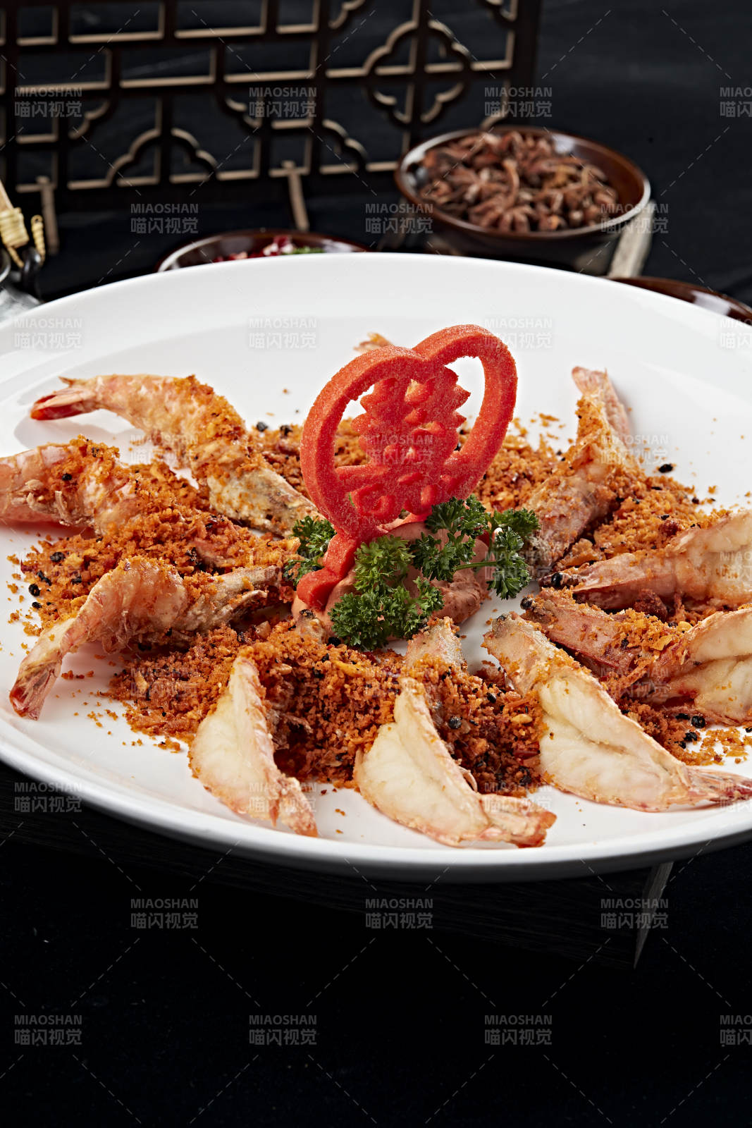 婚宴菜品避风塘油炸开背虾图片