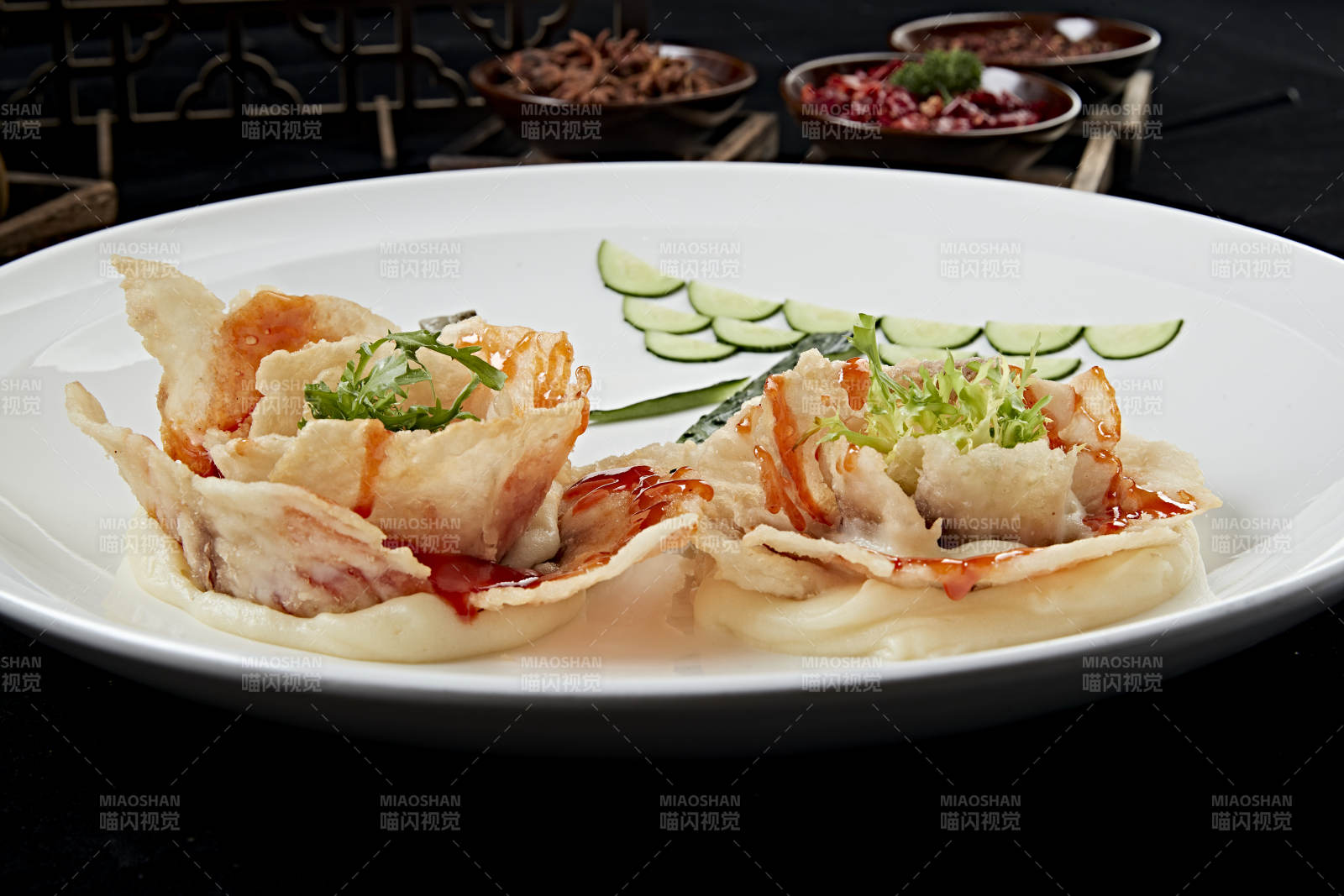 牡丹花造型的茄汁炸熘鱼片图片