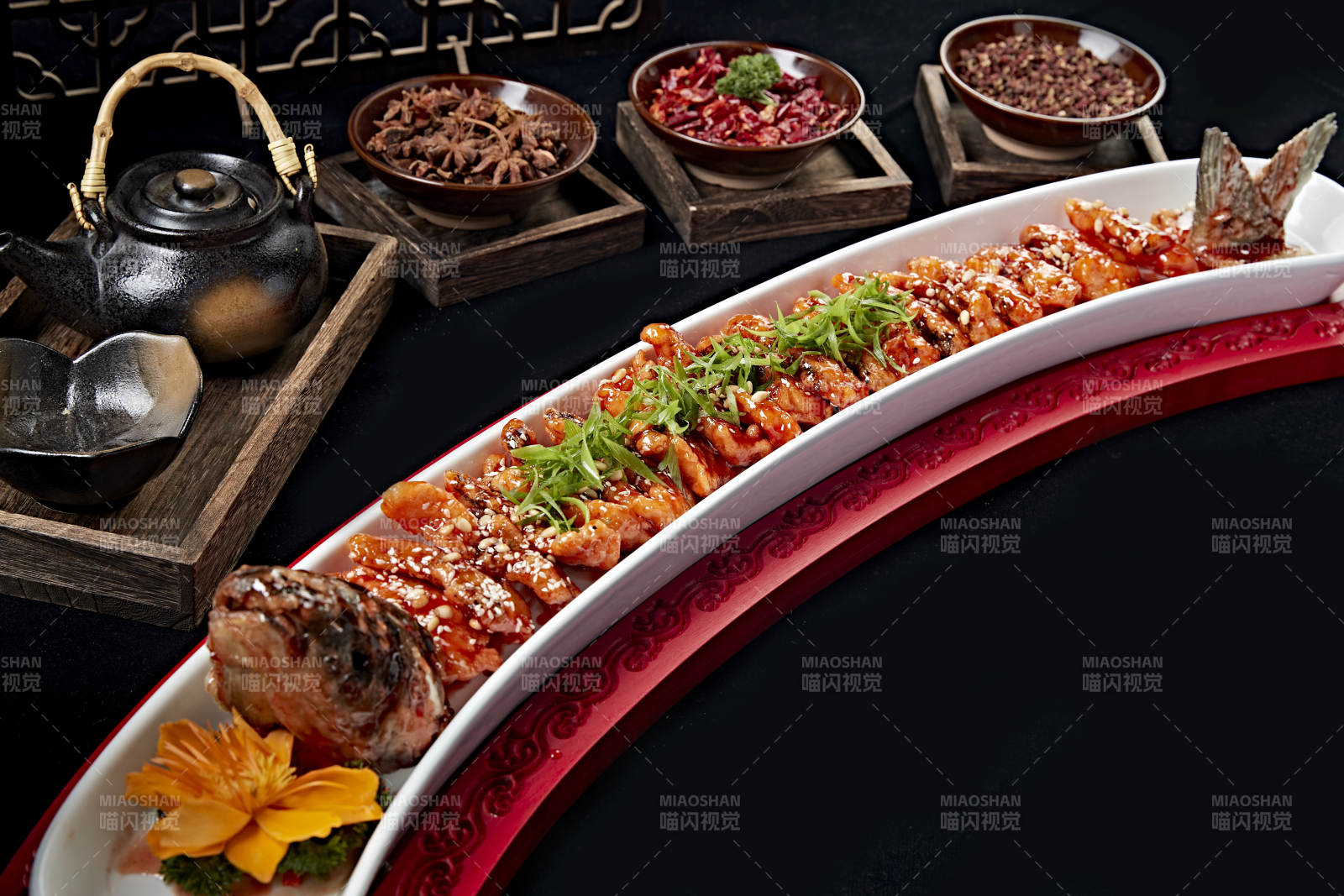 油炸糖醋鲈鱼段图片