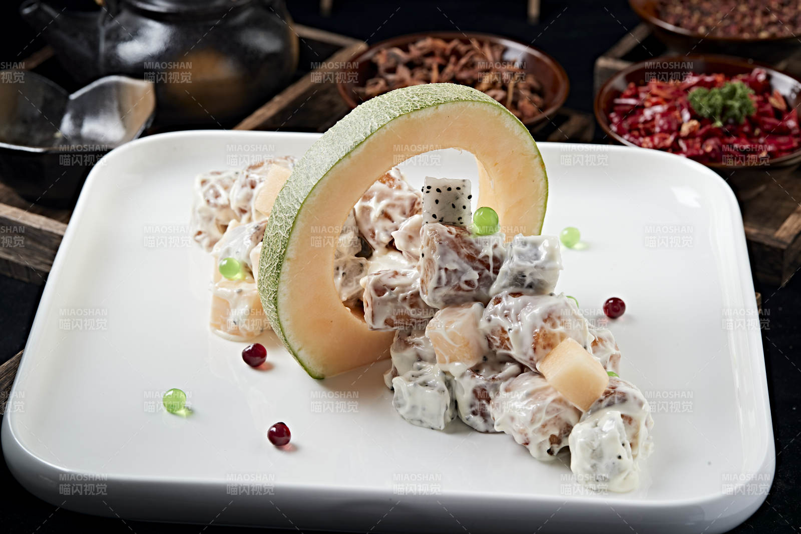 沙拉酱拌哈密瓜牛肉粒图片