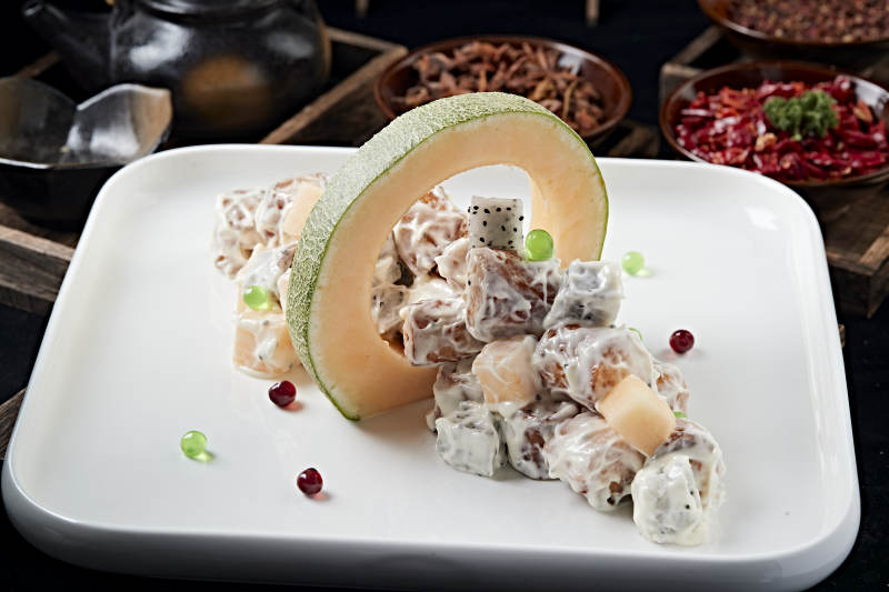 沙拉酱拌哈密瓜牛肉粒图片