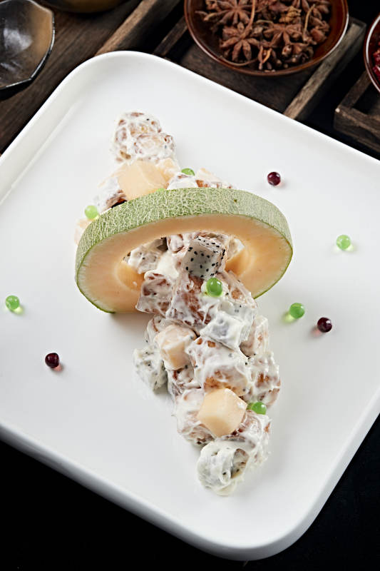 沙拉酱拌哈密瓜牛肉粒图片