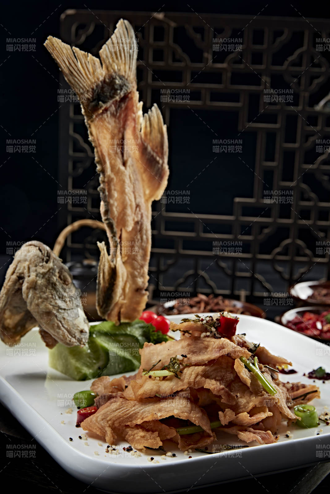 椒麻香辣干炸野生草鱼片图片