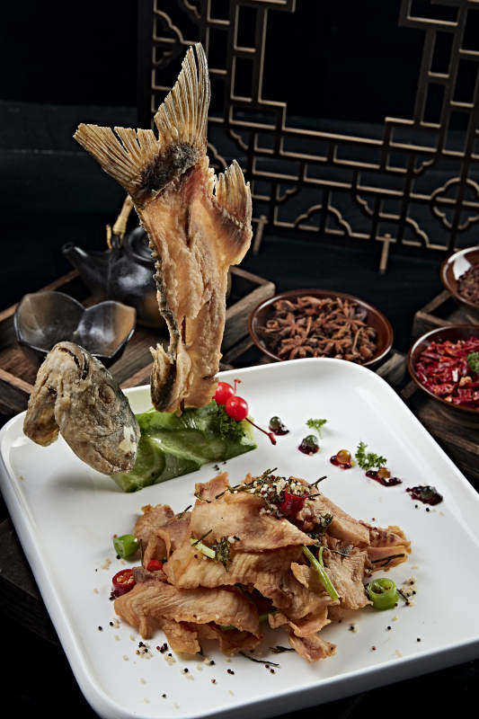 椒麻香辣干炸野生草鱼片图片