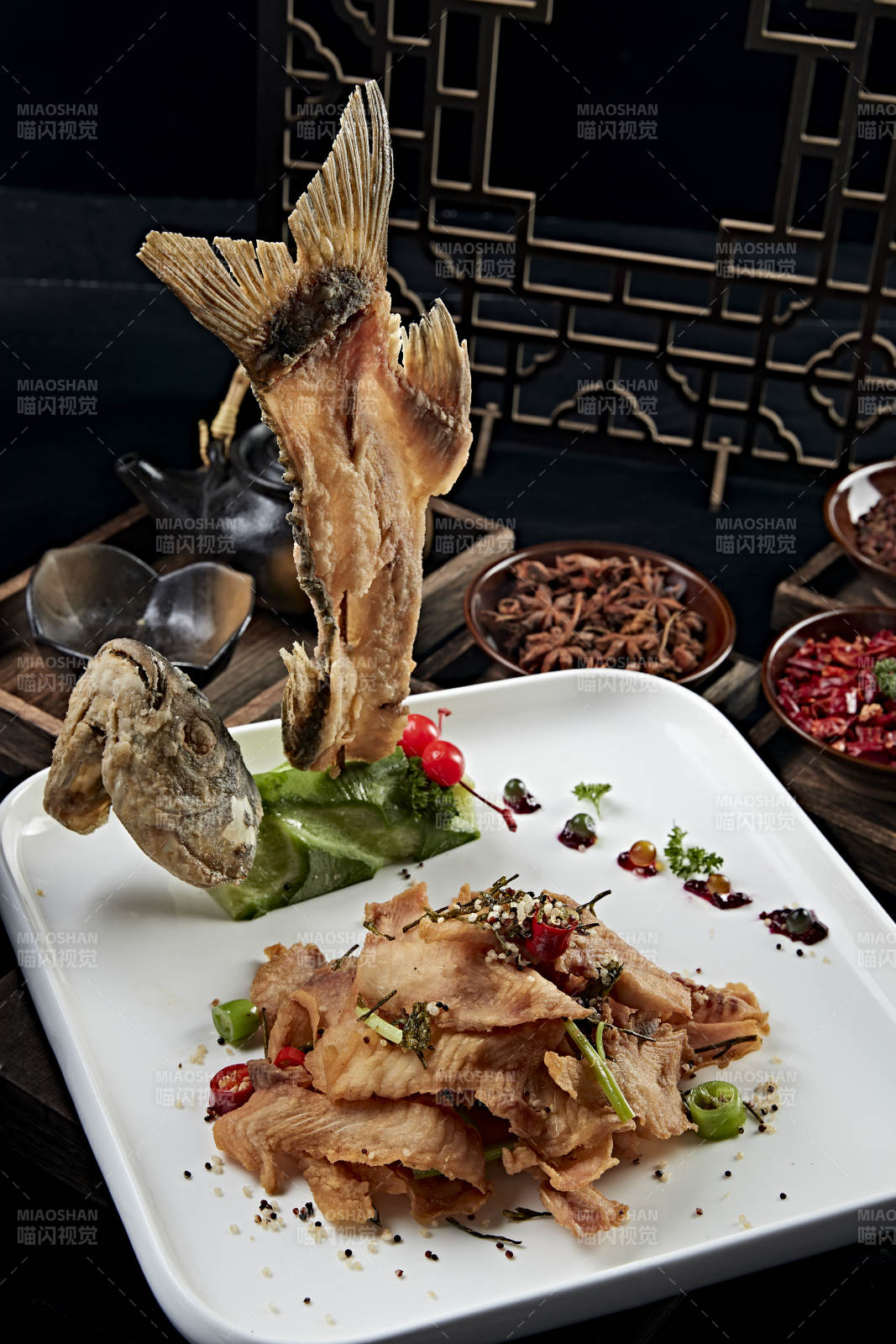 椒麻香辣干炸野生草鱼片图片