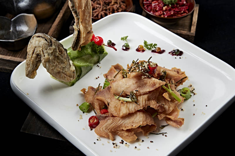 椒麻香辣干炸野生草鱼片图片