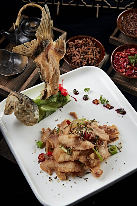 椒麻香辣干炸野生草鱼片图片