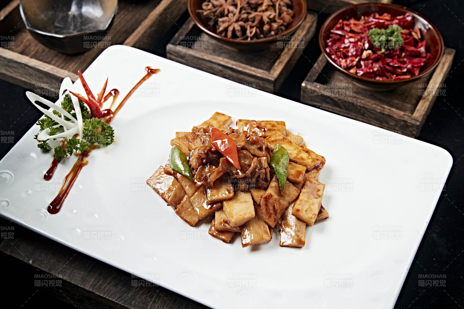 酱爆螺片杏鲍菇片图片