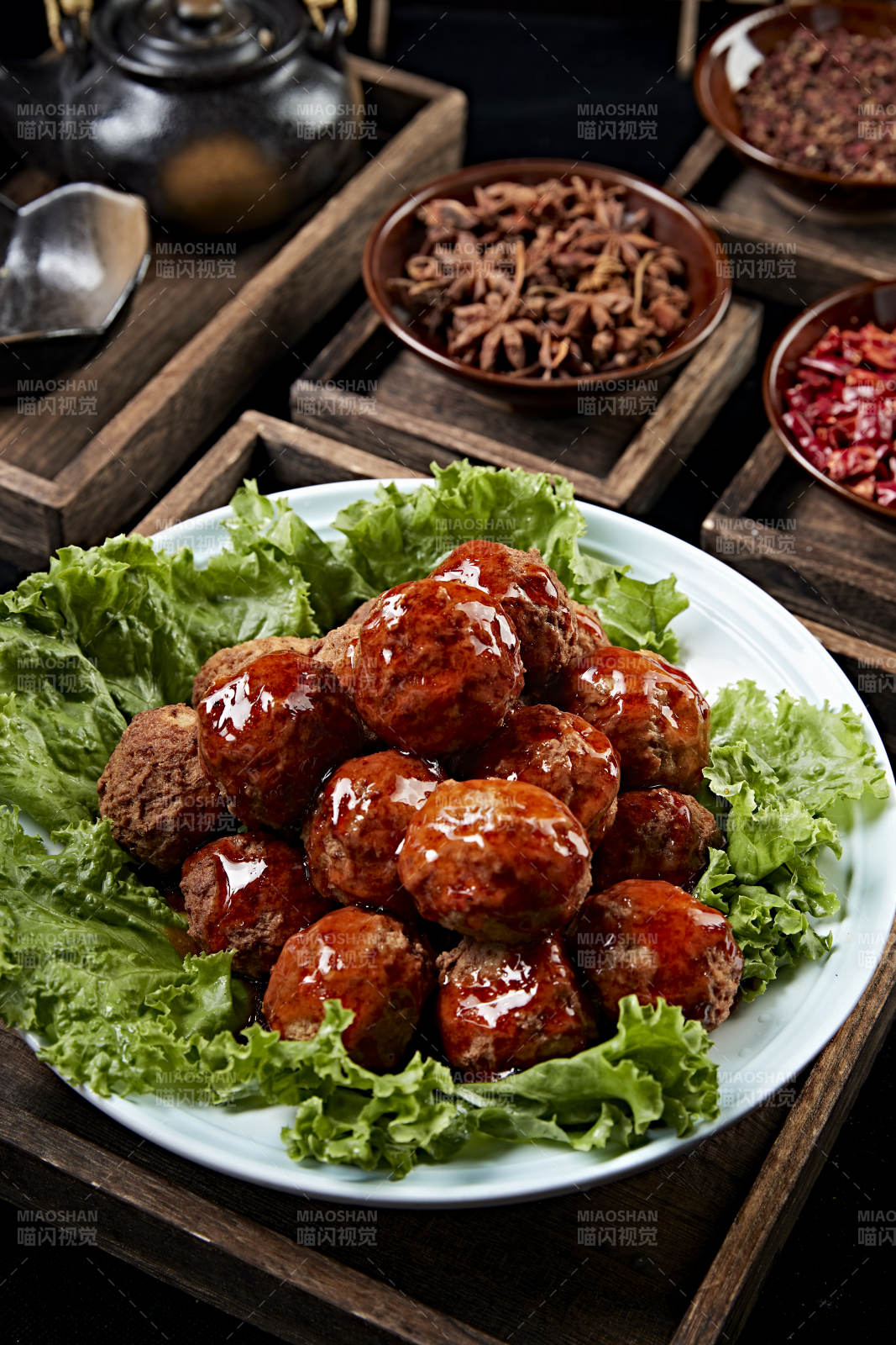 家常红烧炸丸子图片