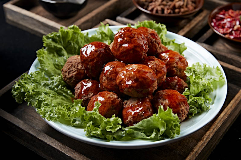 家常红烧炸丸子图片