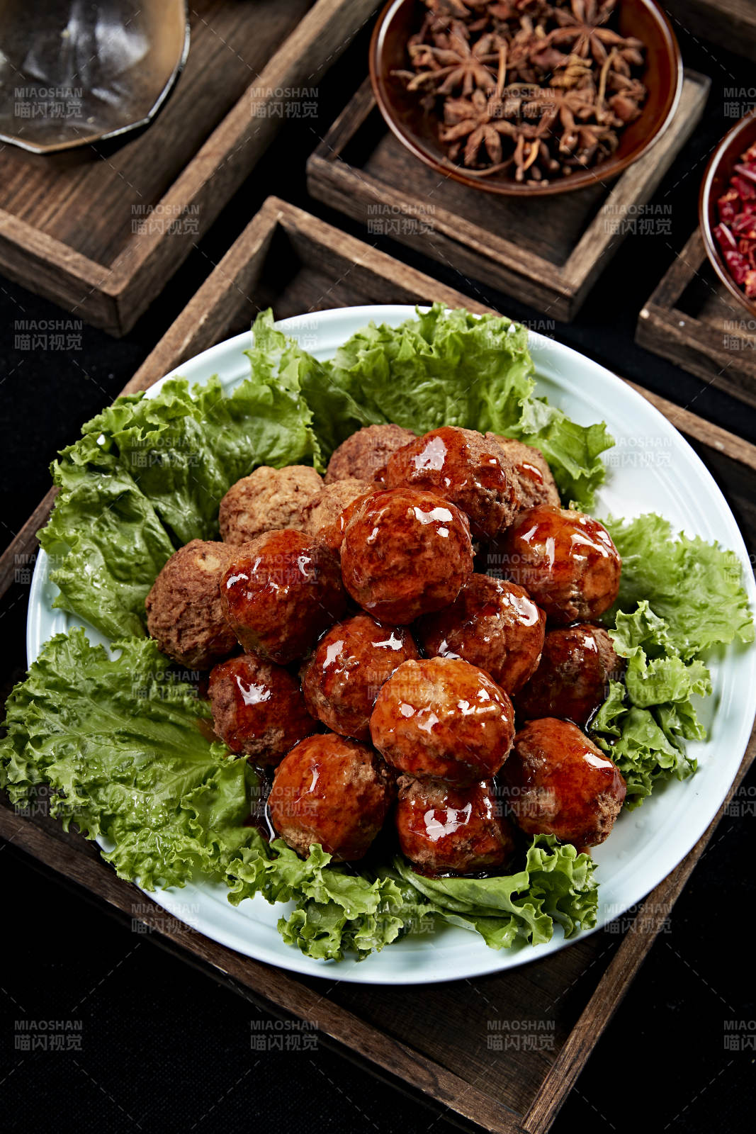 家常红烧炸丸子图片