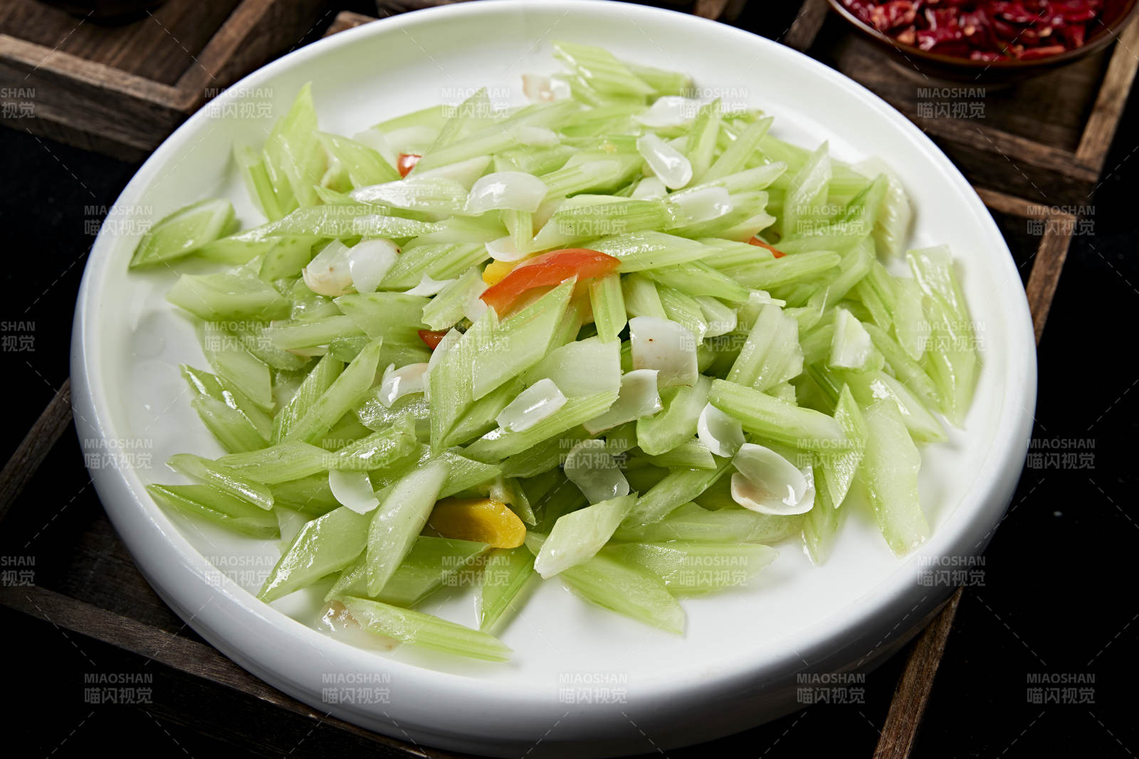 西芹炒百合图片