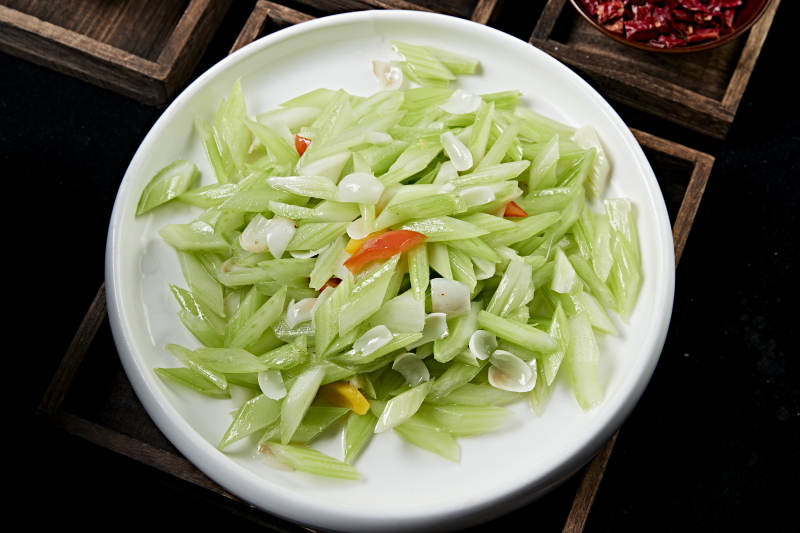 西芹炒百合图片