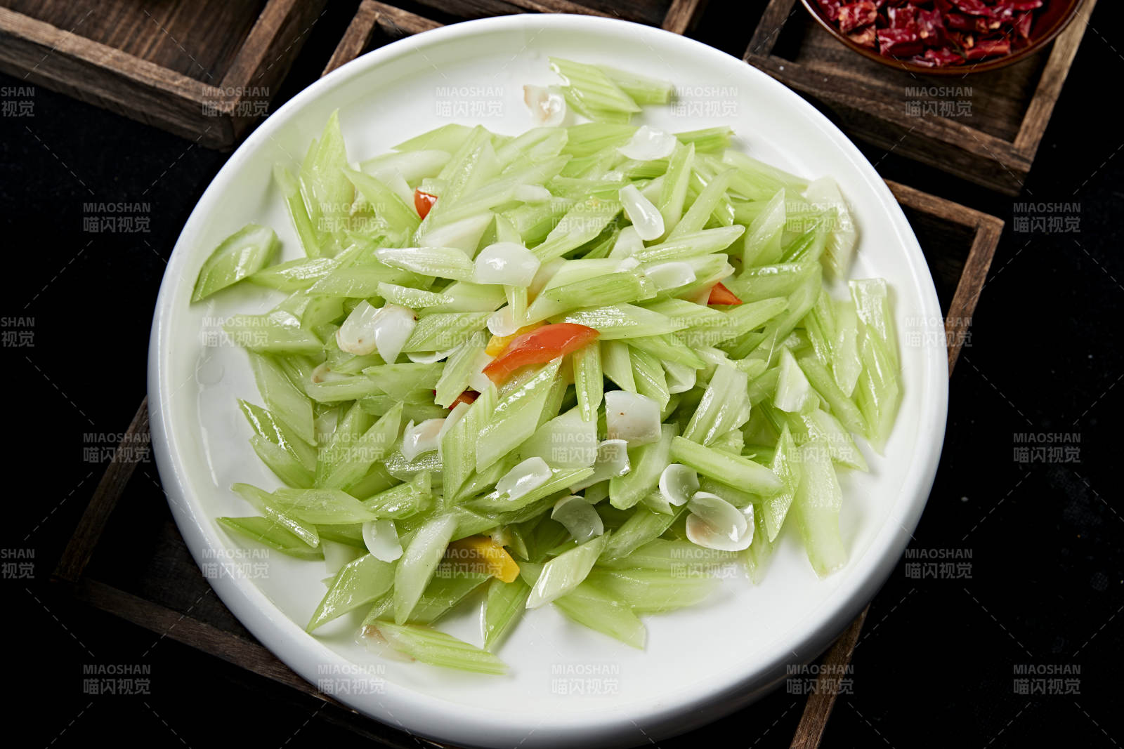 西芹炒百合图片