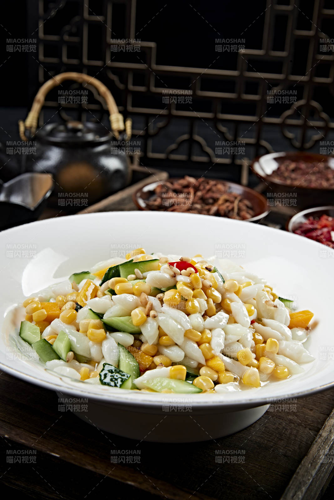 松仁玉米炒鱼粒图片