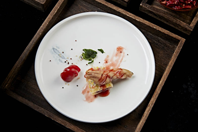 蓝莓果酱派配油炸鱼肉卷图片