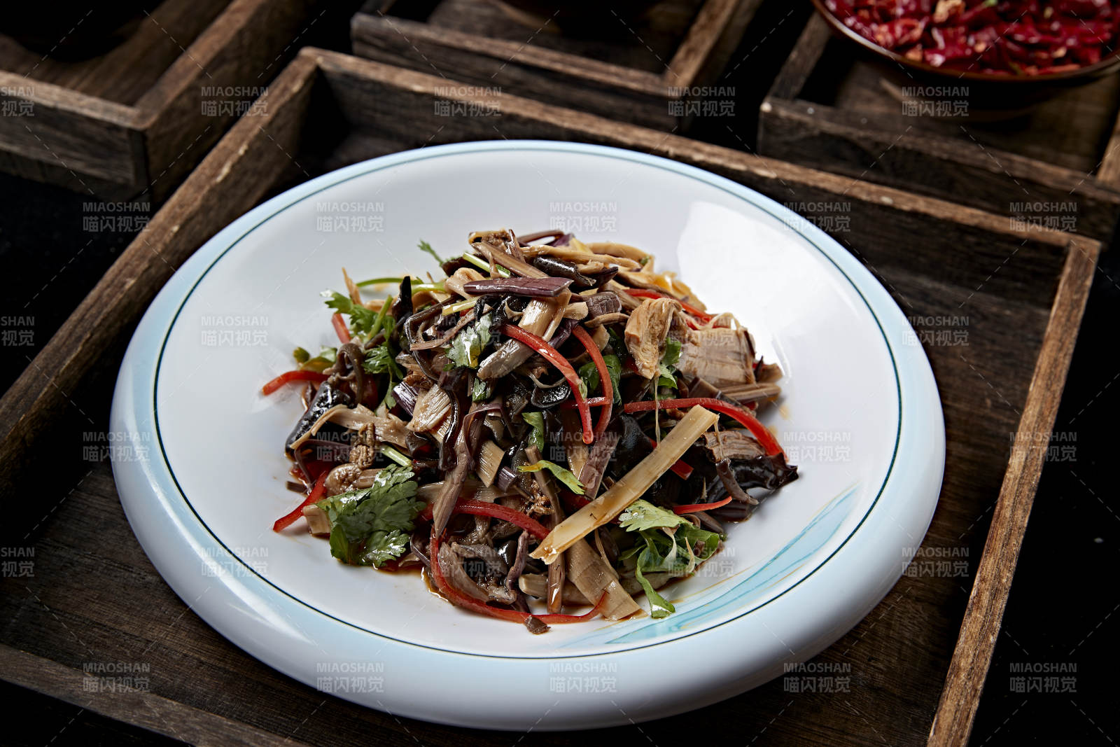 凉拌木耳黄花菜香菜彩椒丝图片