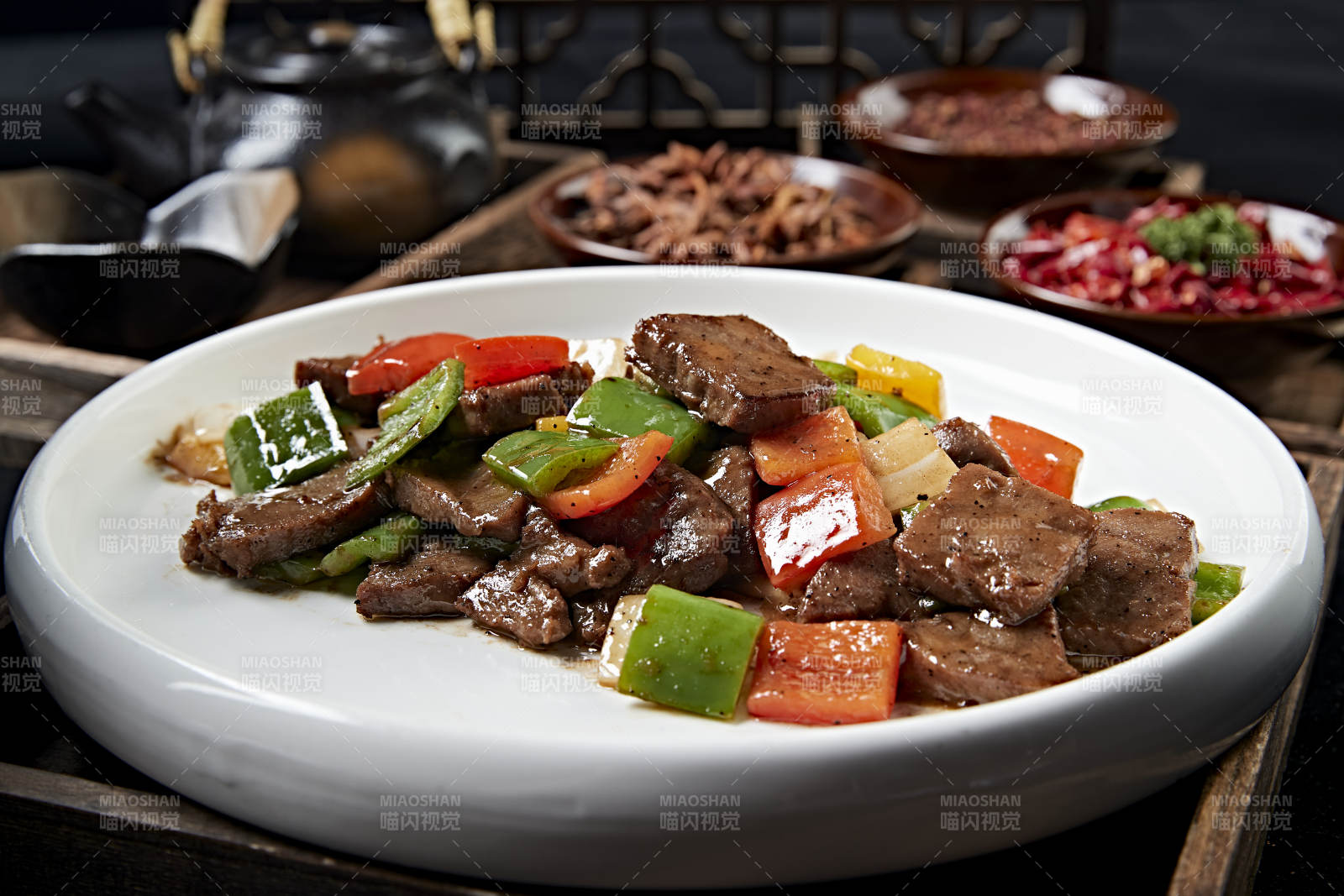 彩椒黑椒爆炒牛仔肉图片