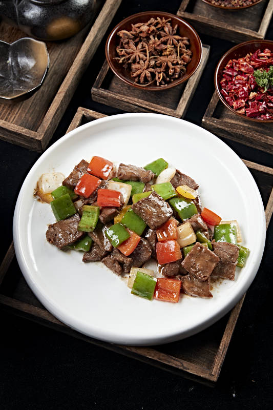 彩椒黑椒爆炒牛仔肉图片