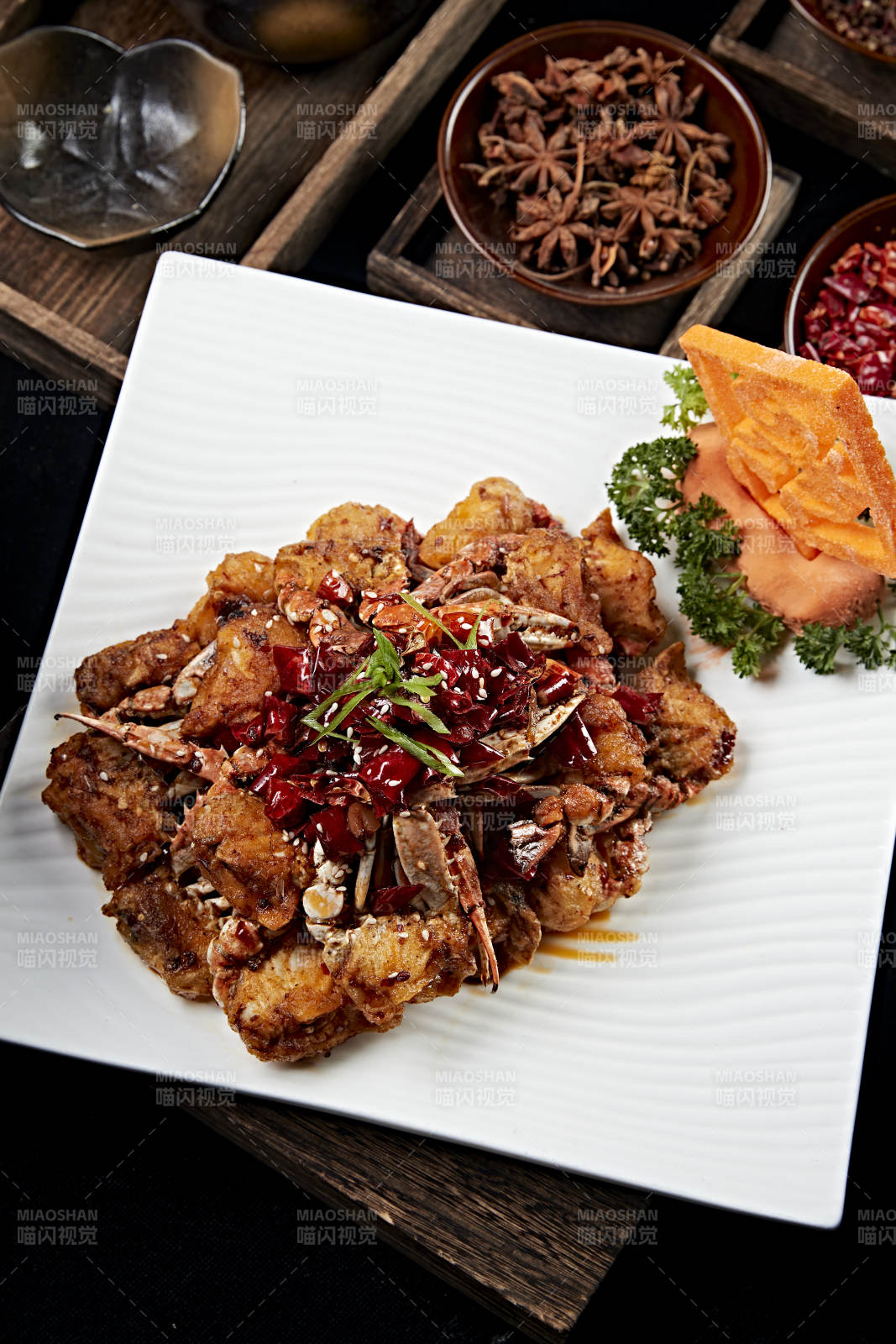 婚宴菜品葱姜炒蟹图片