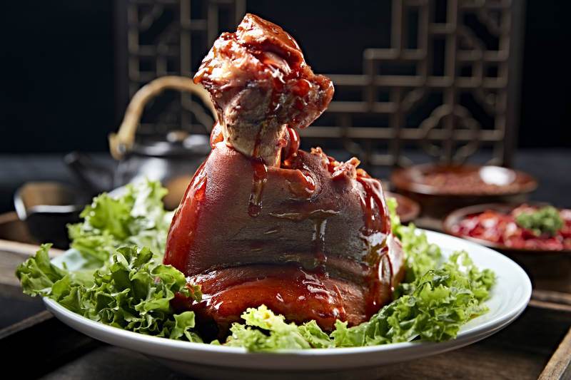 婚宴菜浇汁红焖肘子图片