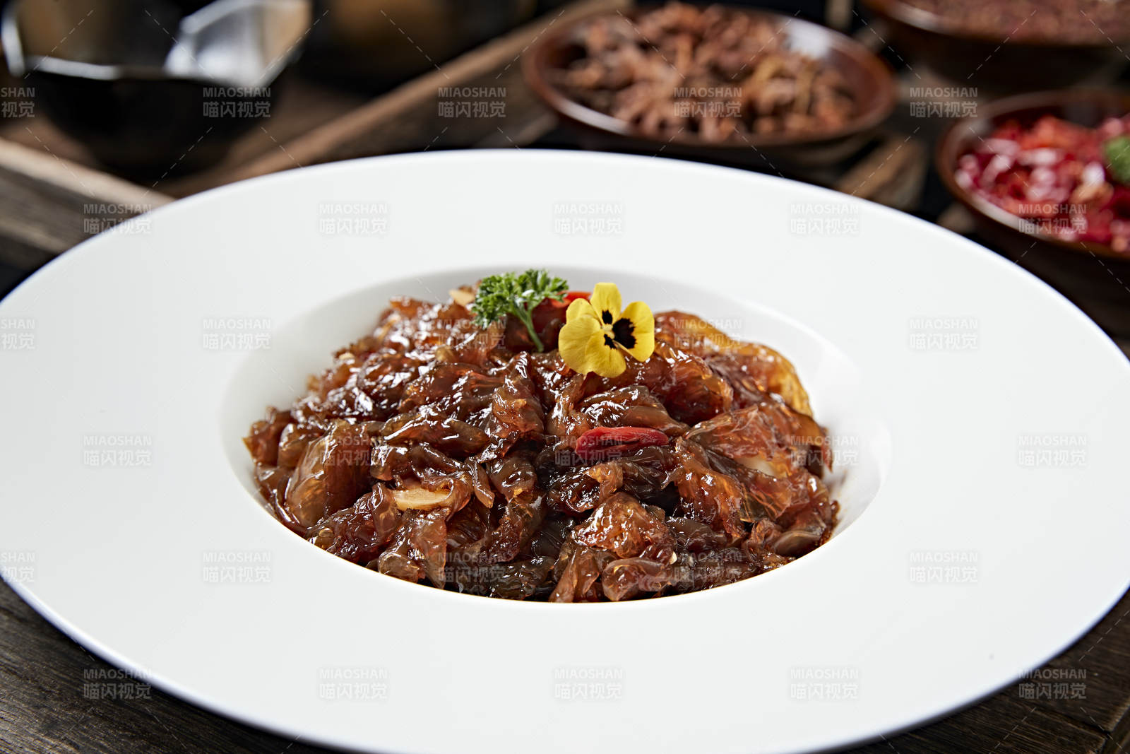 美味红油凉拌老醋蛰头图片