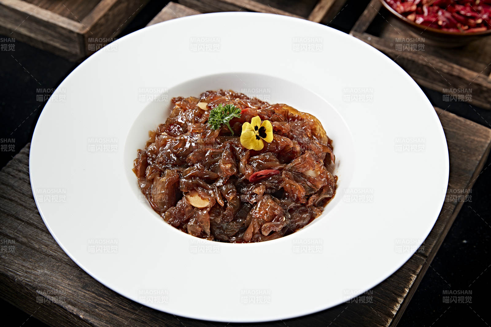 美味红油凉拌老醋蛰头图片