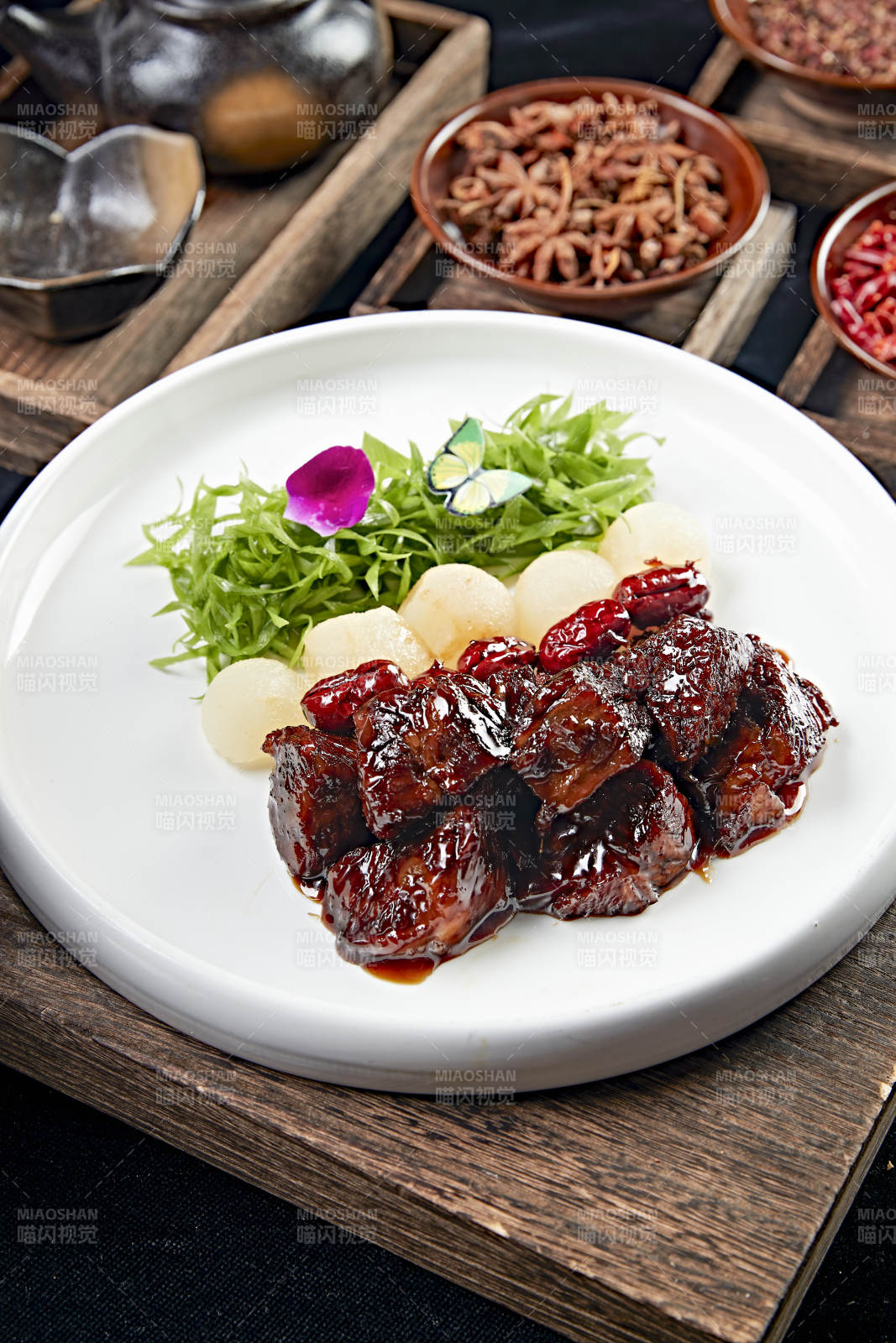 红枣荔枝配红烧和牛粒图片