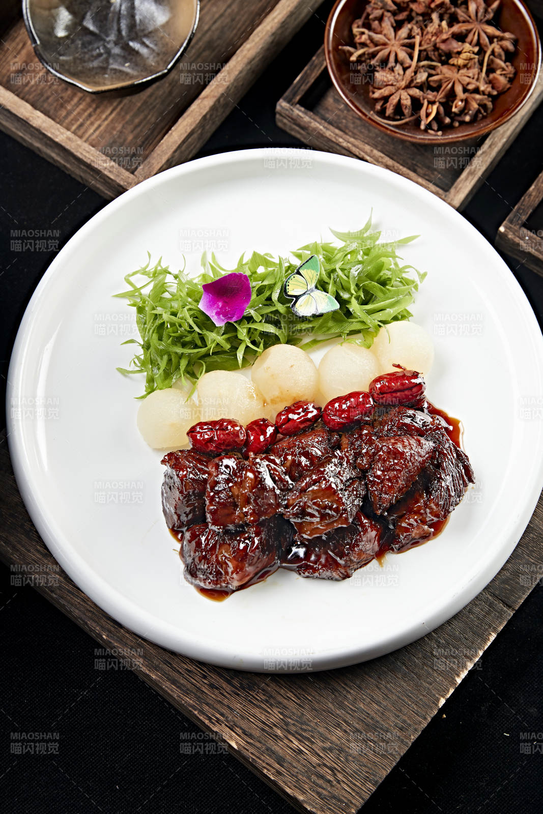 红枣荔枝配红烧和牛粒图片