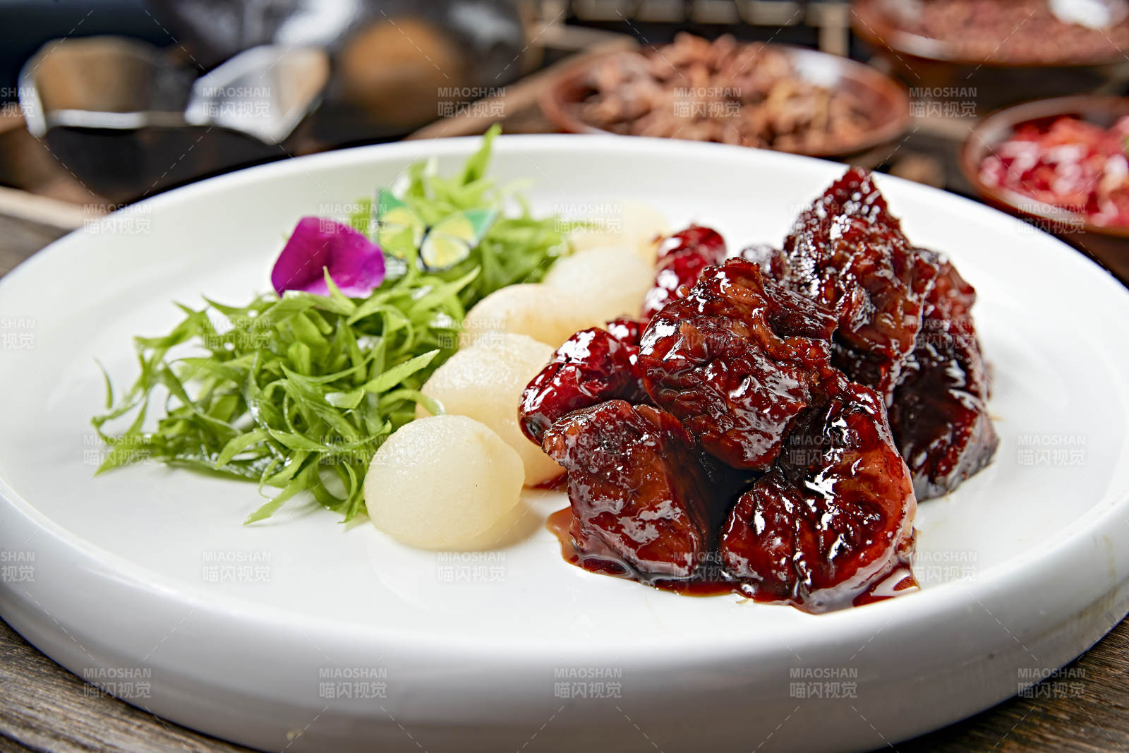 红枣荔枝配红烧和牛粒图片