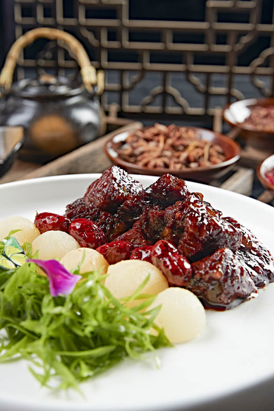 红枣荔枝配红烧和牛粒图片