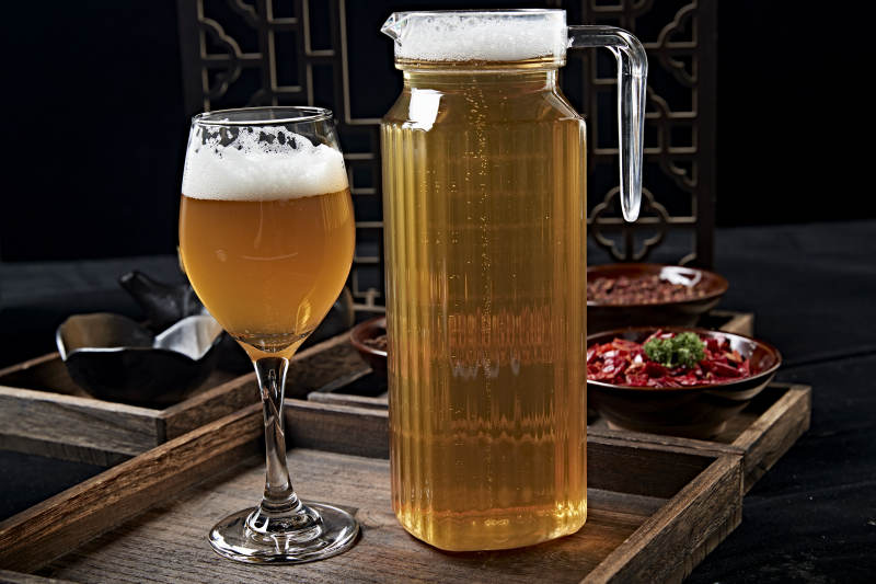 夏日清凉饮品啤酒图片