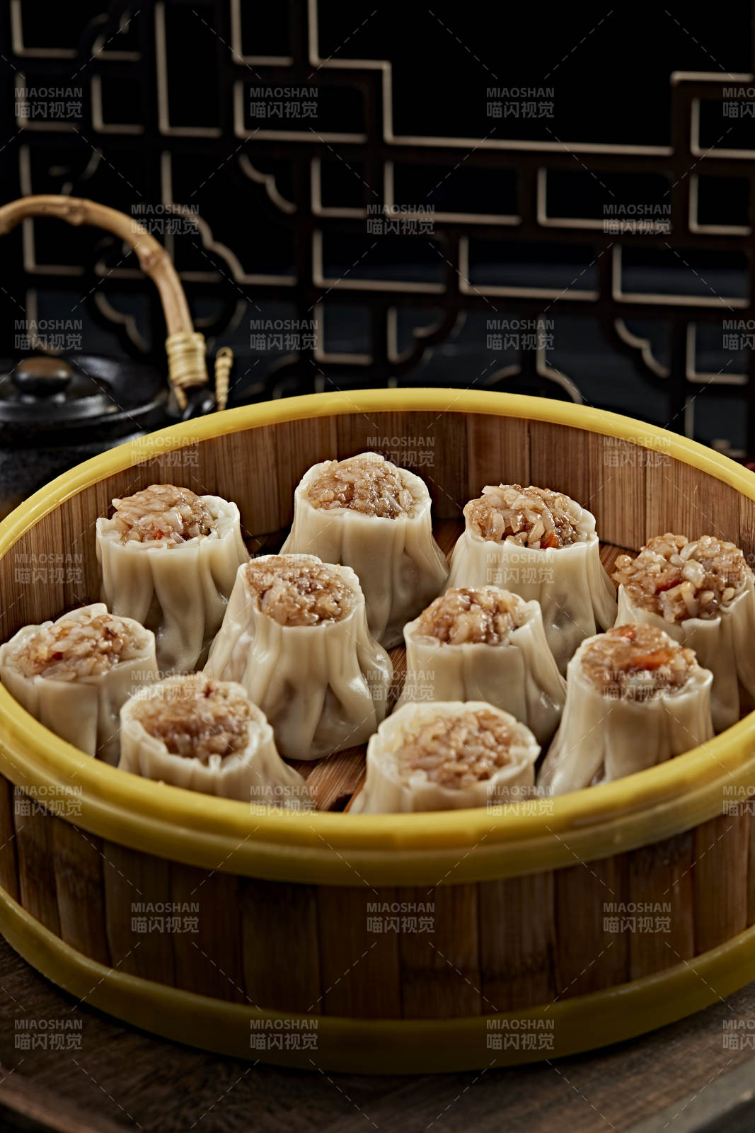 热腾腾的莜面烧麦图片