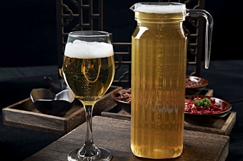 夏日清凉饮品啤酒图片