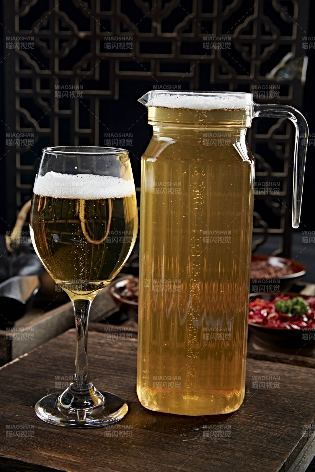 夏日清凉饮品啤酒图片