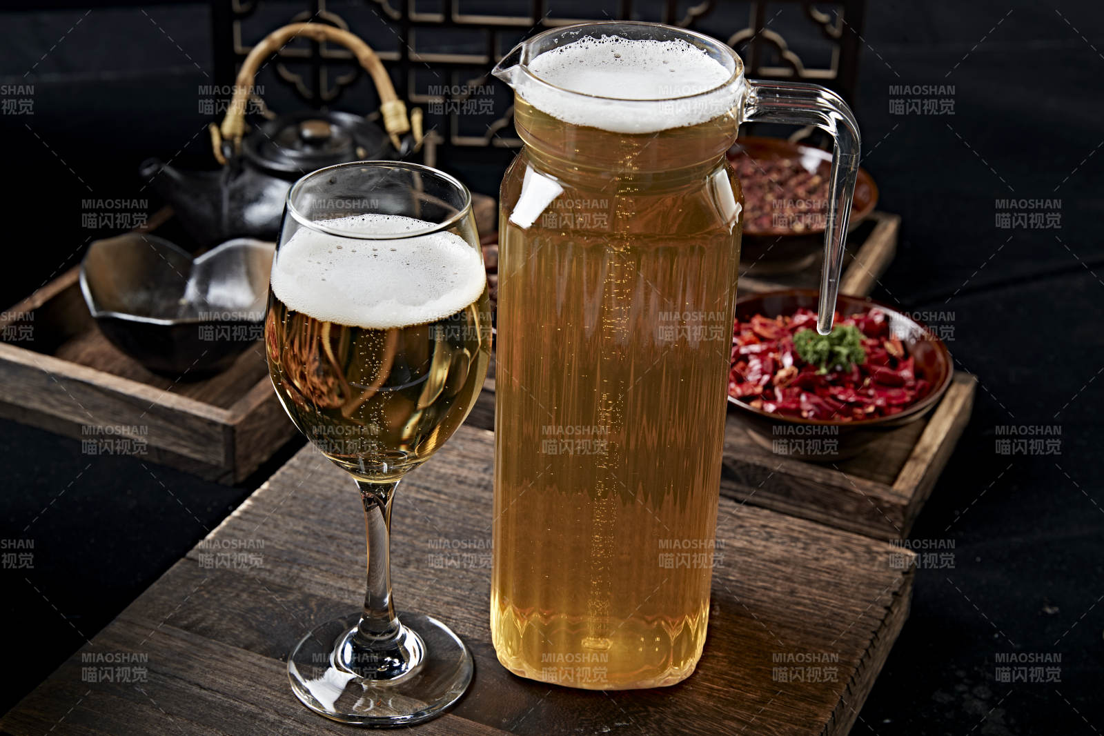 夏日清凉饮品啤酒图片