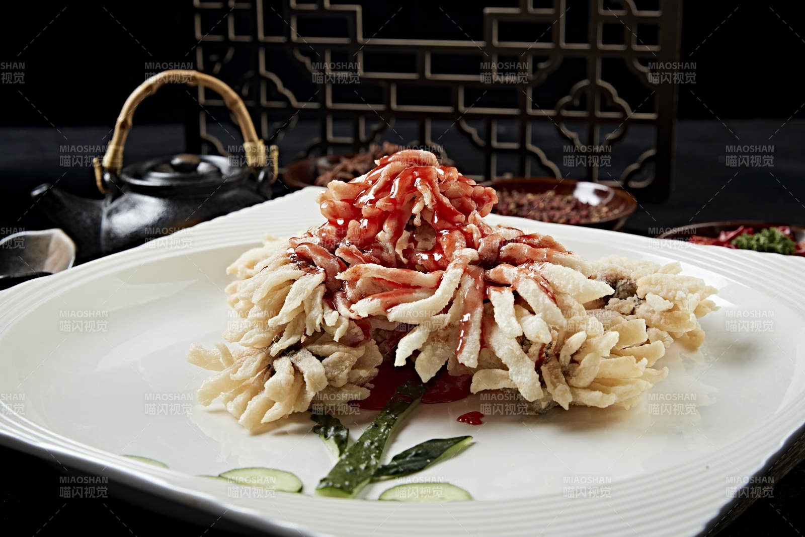 油炸浇汁狮子鱼图片