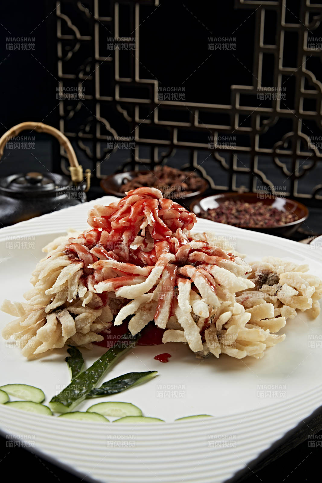 油炸浇汁狮子鱼图片