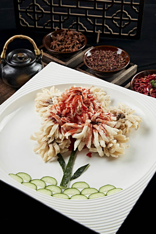 油炸浇汁狮子鱼图片