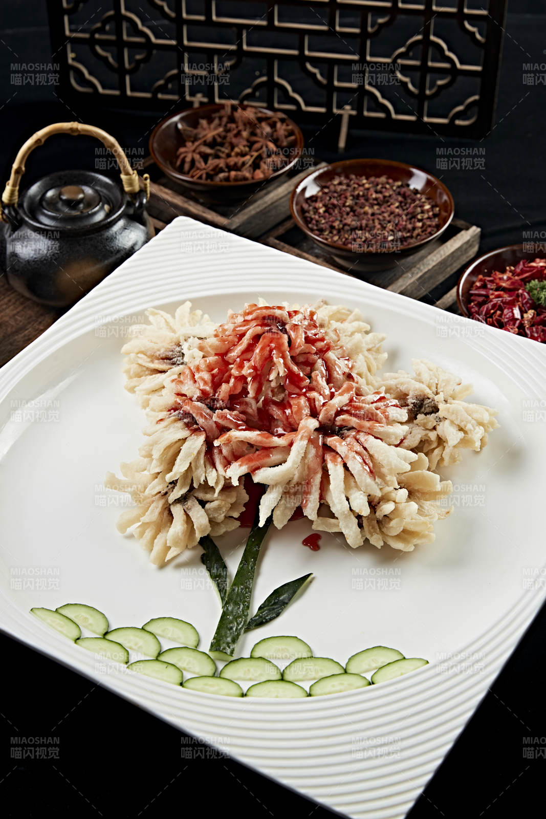 油炸浇汁狮子鱼图片