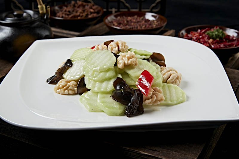 彩椒木耳芦笋炒鲜核桃仁图片