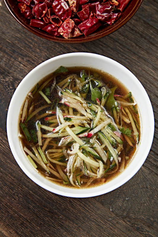 酸汤黄瓜水萝卜丝蘸水图片