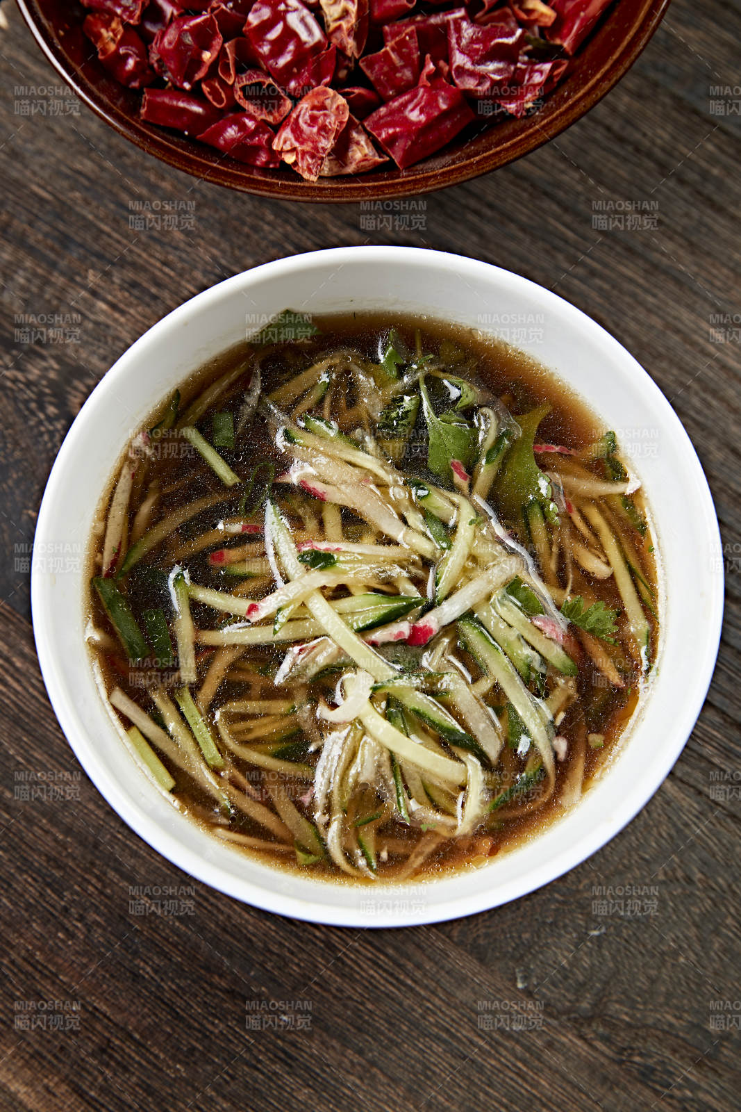 酸汤黄瓜水萝卜丝蘸水图片