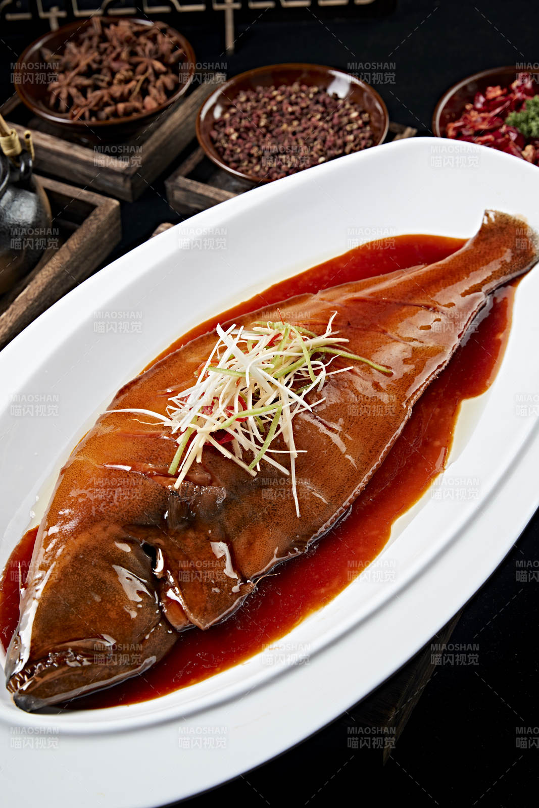 浇汁深海鲽鱼图片