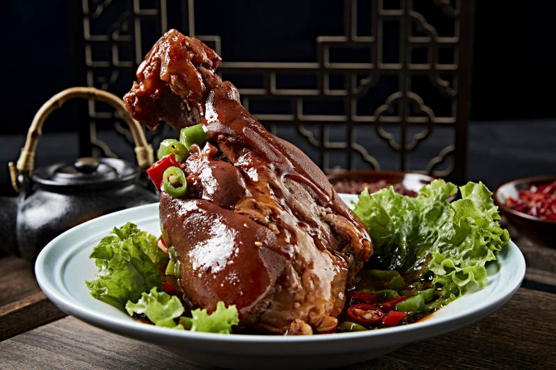 婚宴菜浇汁红焖肘子图片