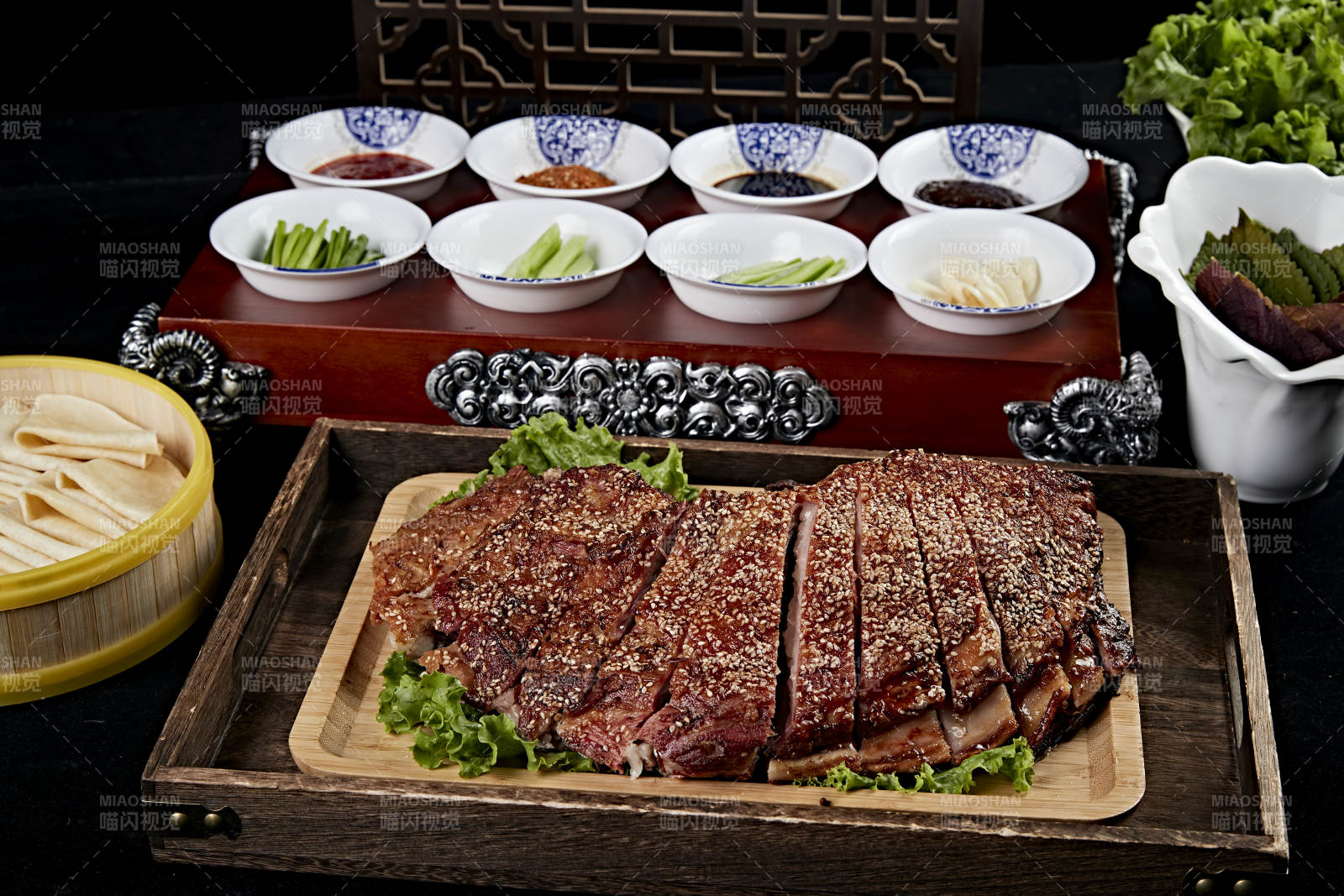 蒙古族炭烤羊排图片