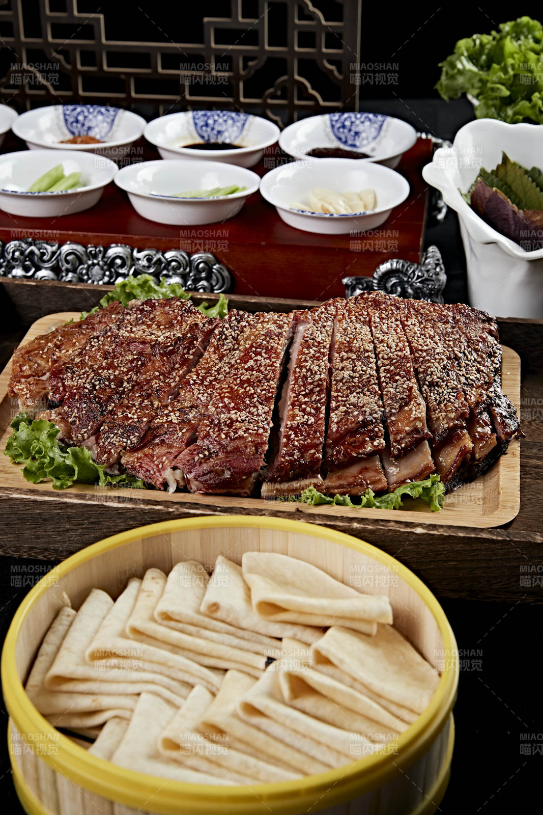 蒙古族炭烤羊排图片