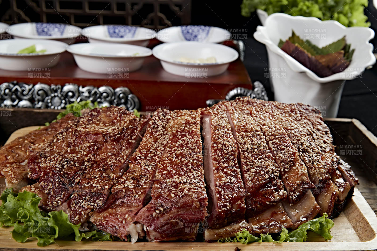 蒙古族炭烤羊排图片