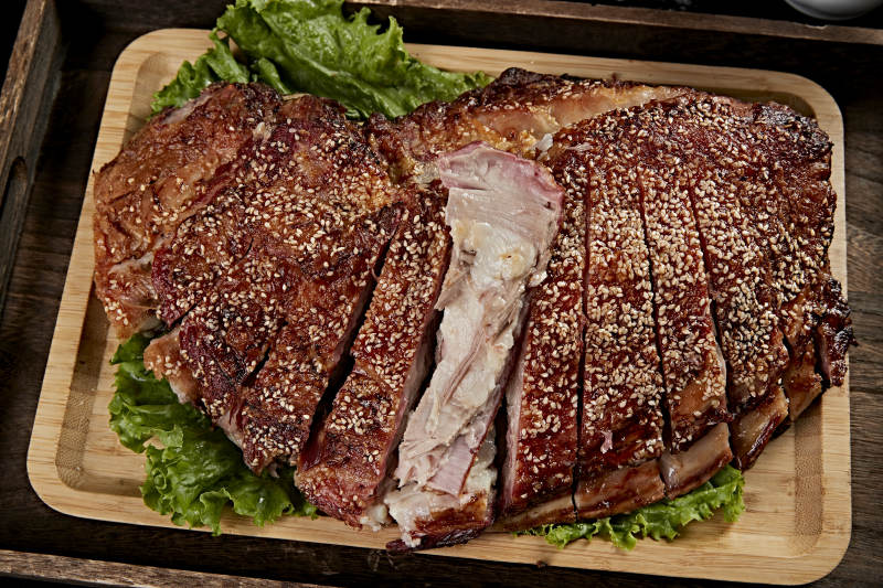 蒙古族炭烤羊排图片