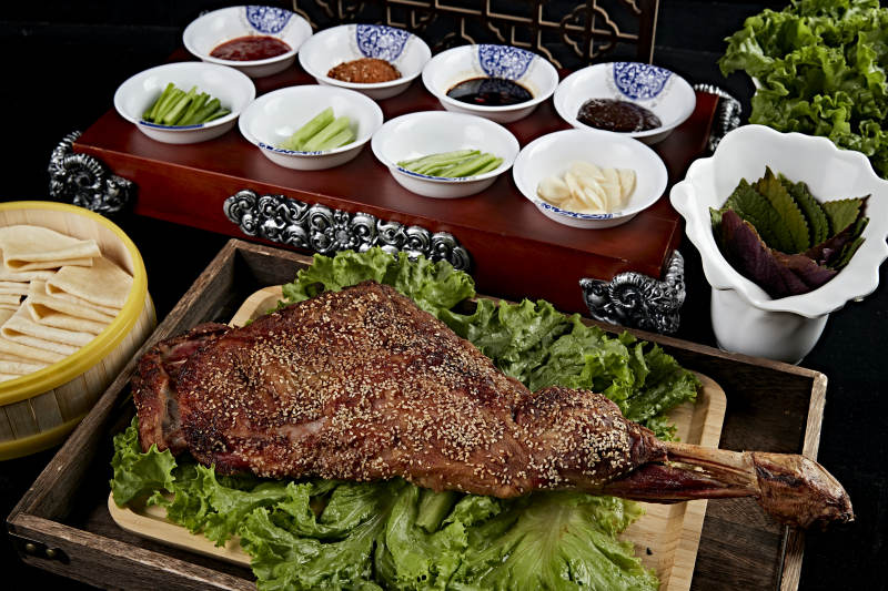 香酥炭烤羊腿图片